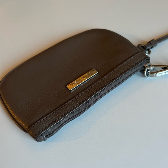 Calvin Klein Wristlet ✨ - Picture 6 of 13